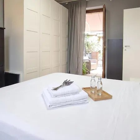 Appartamento Cuore - Charming Intra Apartment, Walk Everywhere *